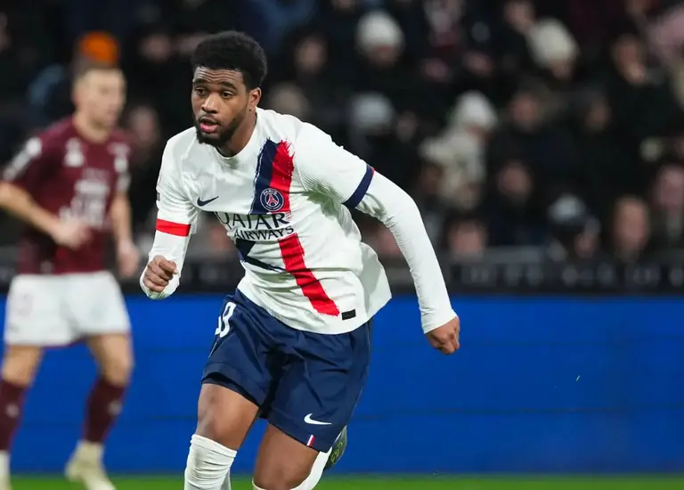 Mercato / PSG : C’EST 40 À 50 MILLIONS D'EUROS OU RIEN POUR IBRAHIMA MBAYE !